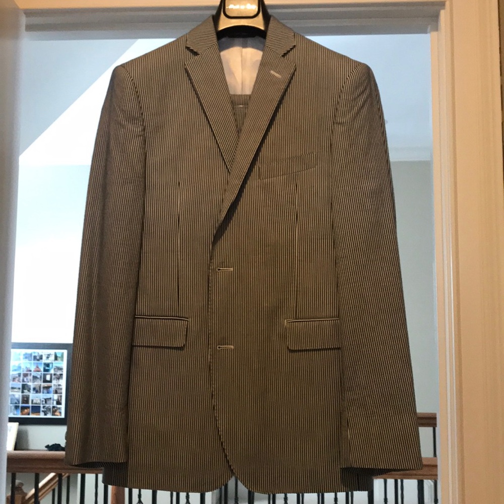 Saks Fifth Avenue Seer Sucker 2P Suit